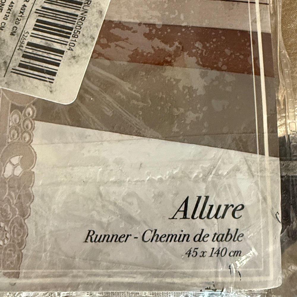 Allure Intricate Lace Table Runner - - Picture 2 of 6